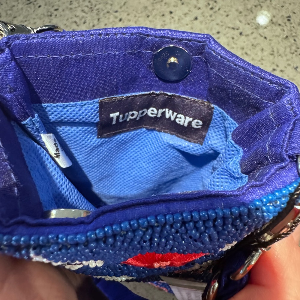 Tupperware Purple Beaded Wristlet with Blue Interior - Picture 5 of 6